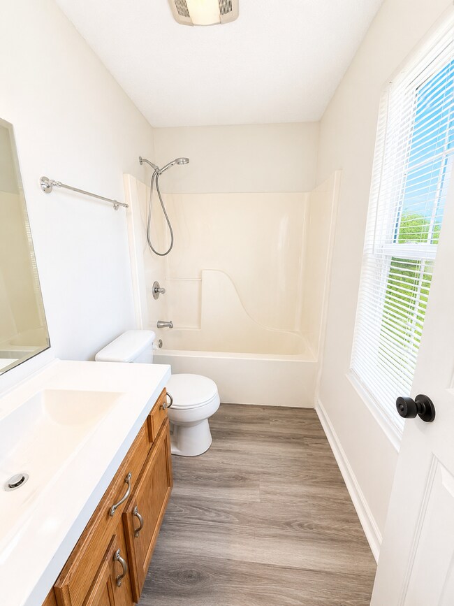 Building Photo - 1604 Sails Way