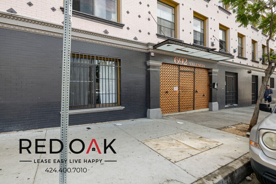 Building Photo - 692 Valencia St