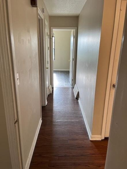 Building Photo - 1705 Cliff Ridge Ct