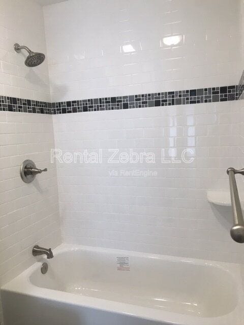 Building Photo - 909 Breton Dr