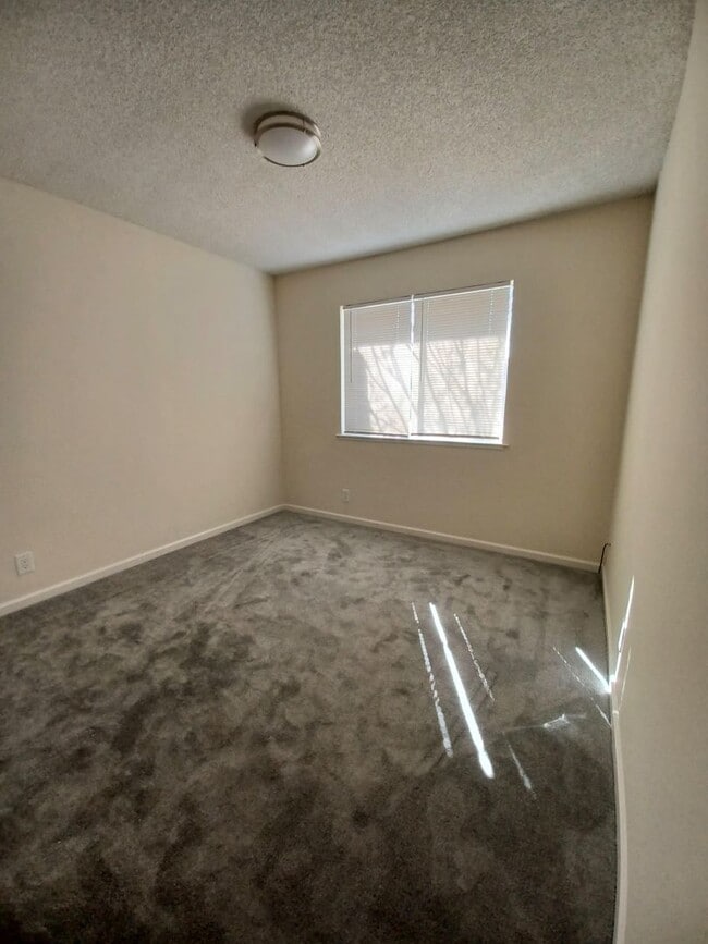 Building Photo - Beautiful 4-Bedroom Home with Spacious Lay...