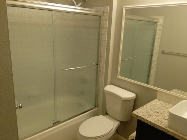 Building Photo - 5000 NW Village Park Dr