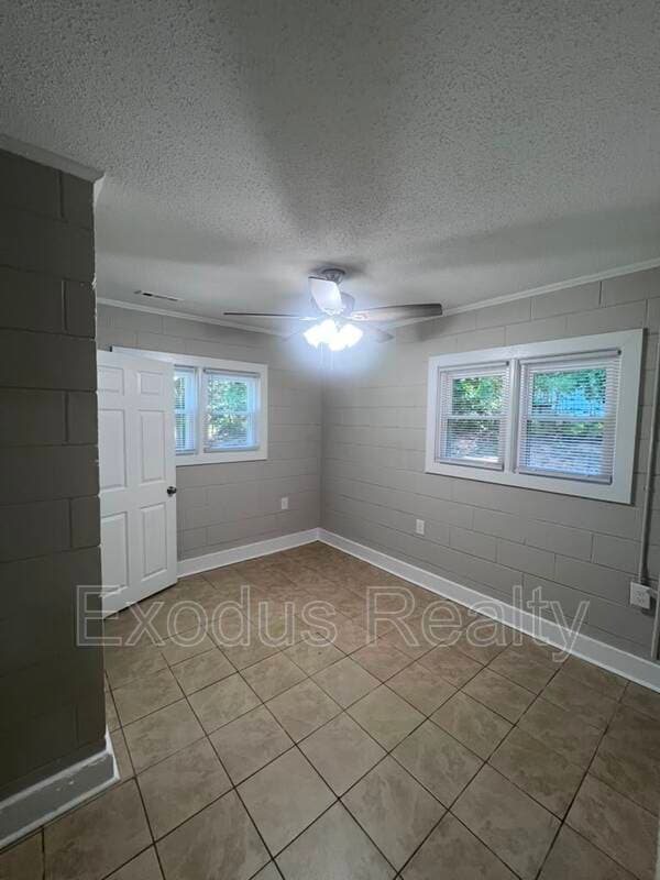 Building Photo - 506 Maple Ave