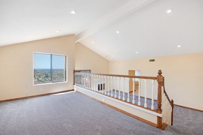 Building Photo - Panoramic Majesty
