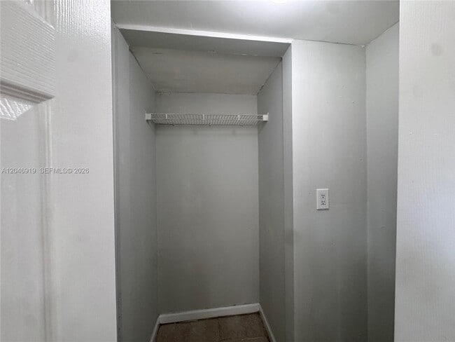 Building Photo - 1801 NE 50th St