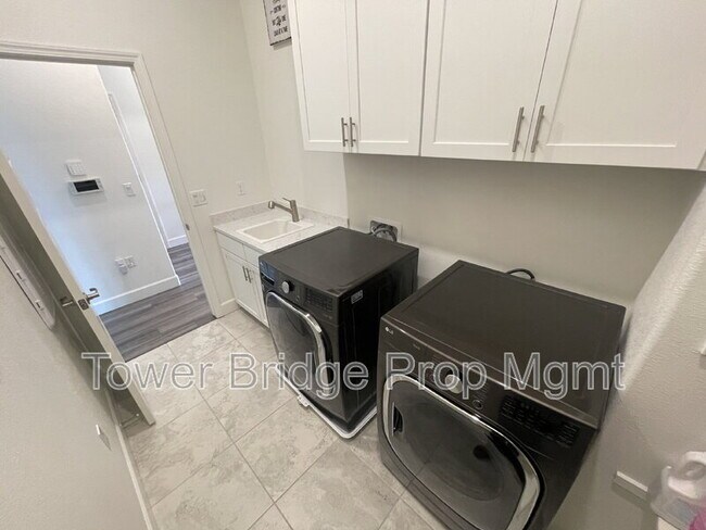 Building Photo - 5603 Drifton Way