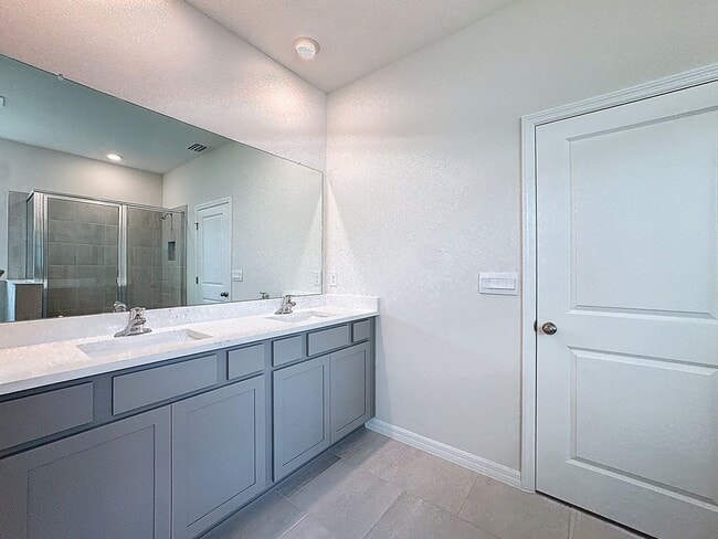 Building Photo - 10547 Bridgegate Hts Lp