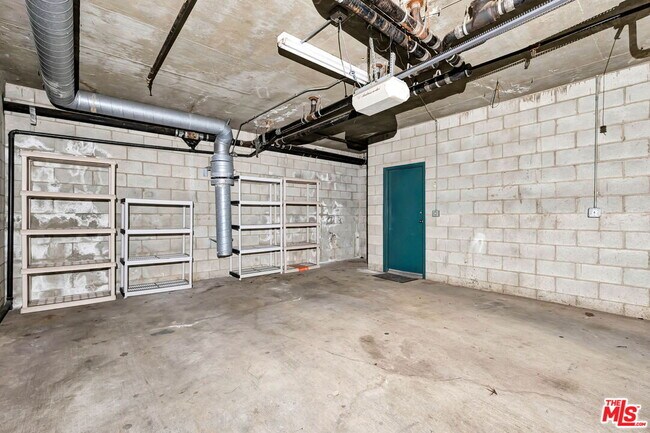 Building Photo - 811 21st St