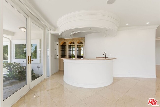 Building Photo - 1725 Loma Vista Dr