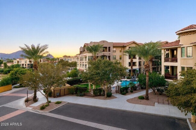 Building Photo - 7275 N Scottsdale Rd