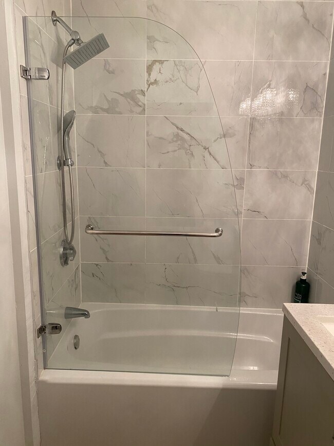 Building Photo - 15 Bower Rd