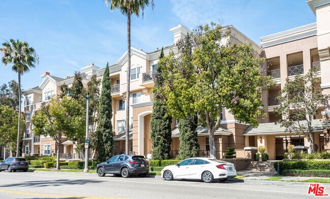 Building Photo - 13075 Pacific Promenade