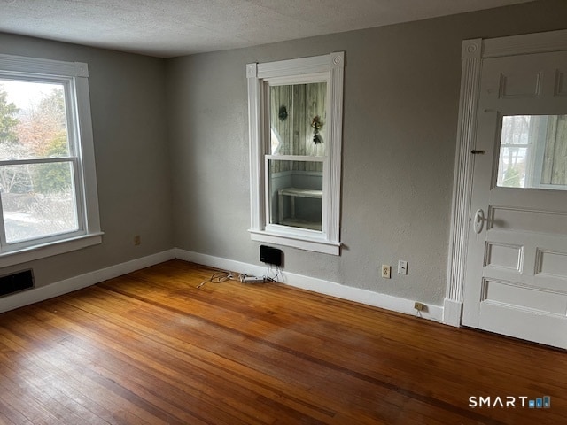 Building Photo - 64 Seymour St