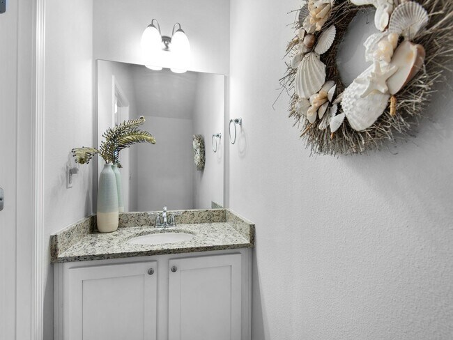 Building Photo - Brand New Furnished Townhome located just ...