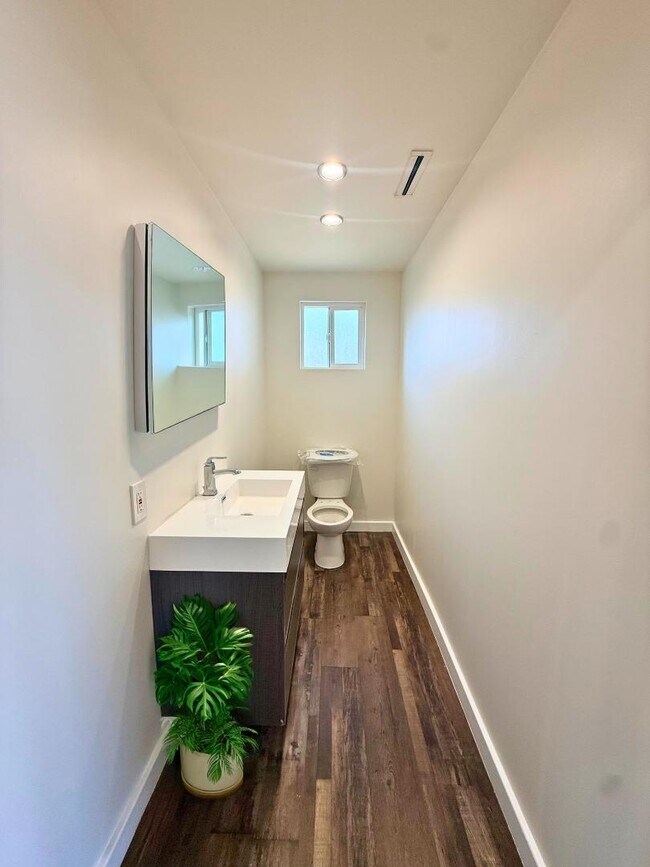 Building Photo - 13851 Santa Ana Ave