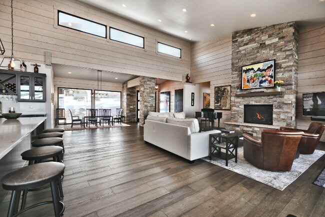 Building Photo - 5895 Dakota Trail