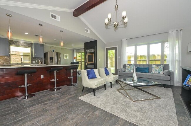 Building Photo - 867 Carlingford Ln