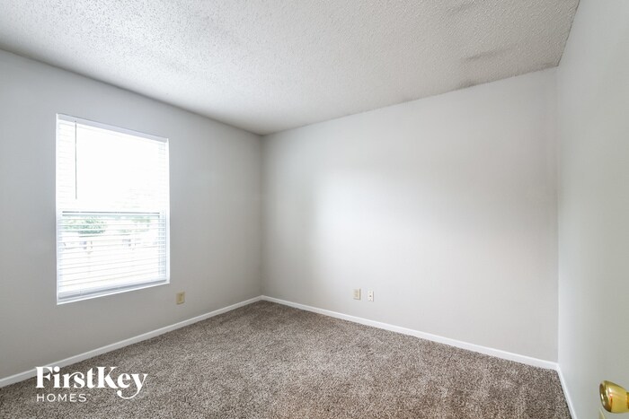 Building Photo - 12184 Maize Dr