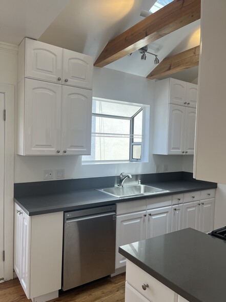 RENOVATED KITCHEN - 11037 Ohio Ave