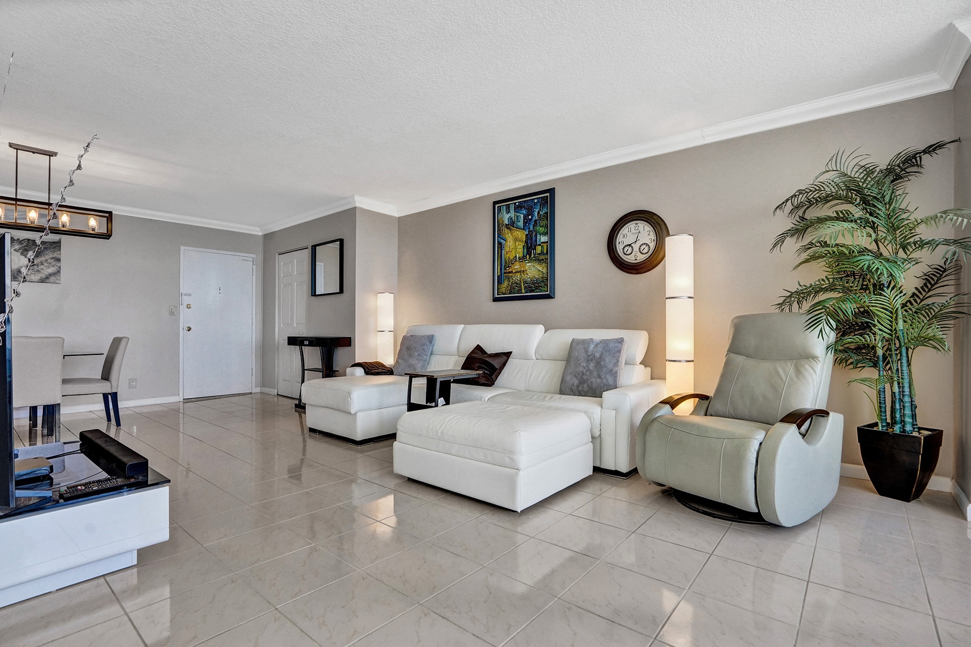 Building Photo - 3180 S Ocean Dr