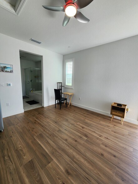 Building Photo - 4054 Azul Way