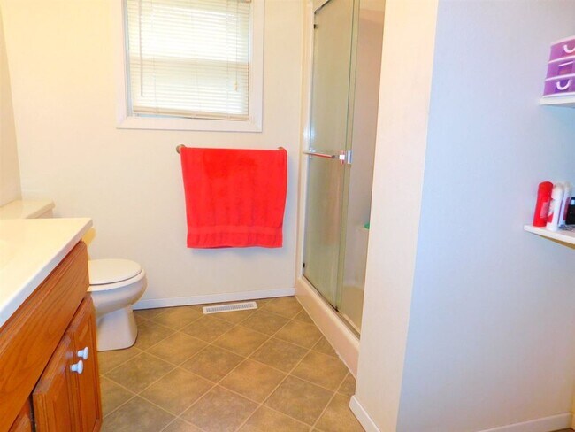 Building Photo - 635 N 2nd St