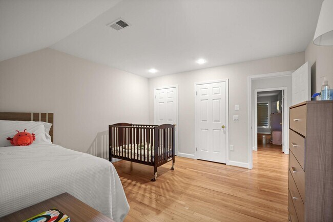 Building Photo - 9809 Hall Rd