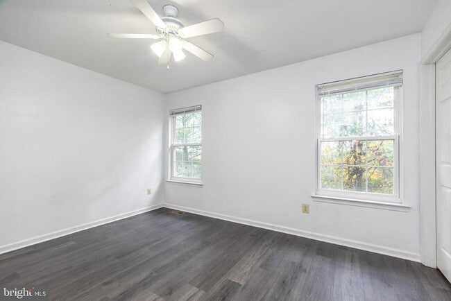 Building Photo - 483 Fort Hill Cir