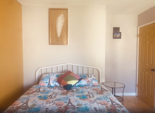 Building Photo - 8871 Belmont St