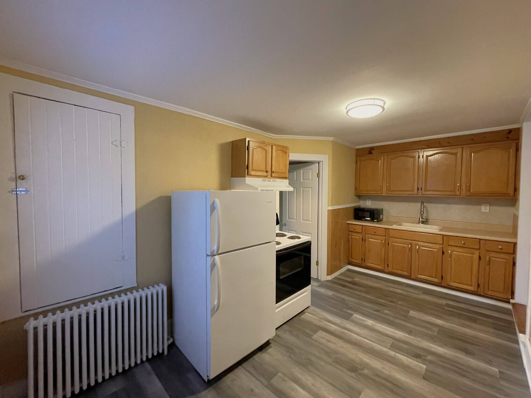 Kitchen - 636 W Gray St