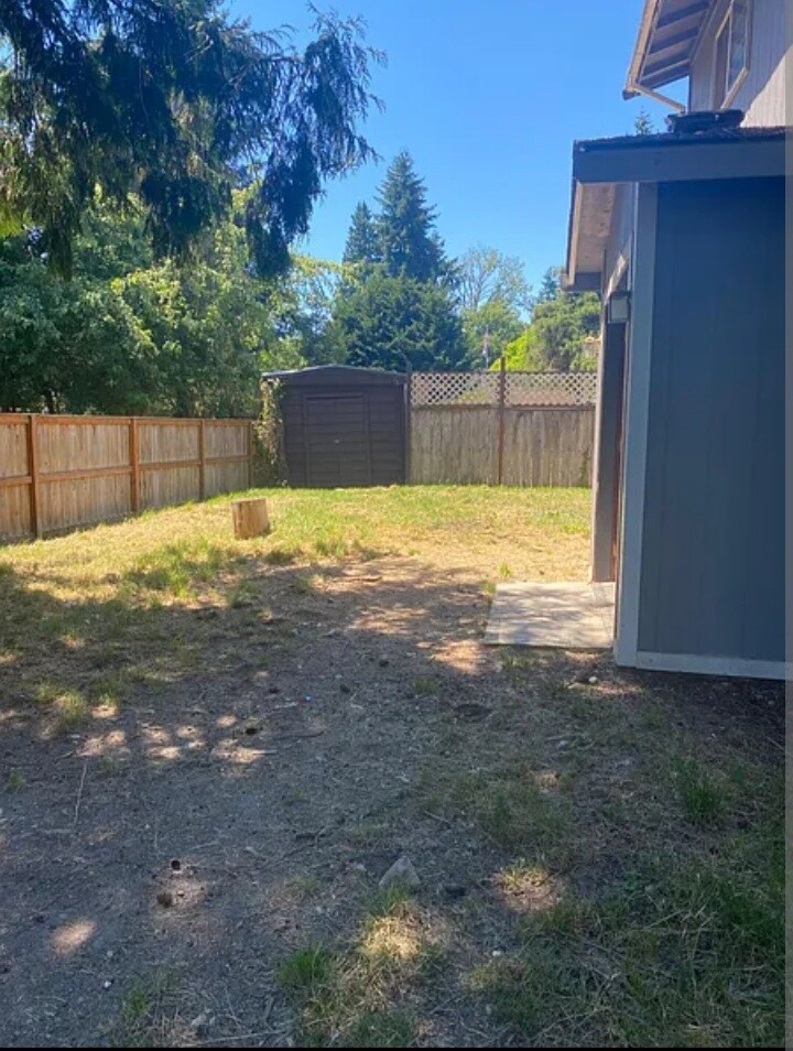 Building Photo - 1731 NE Northgate Way