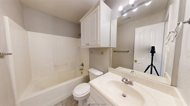 Building Photo - 2404 Trace Meadows