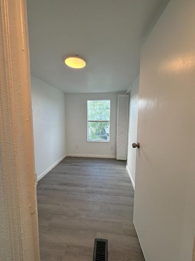 Building Photo - 2111 W Austin St