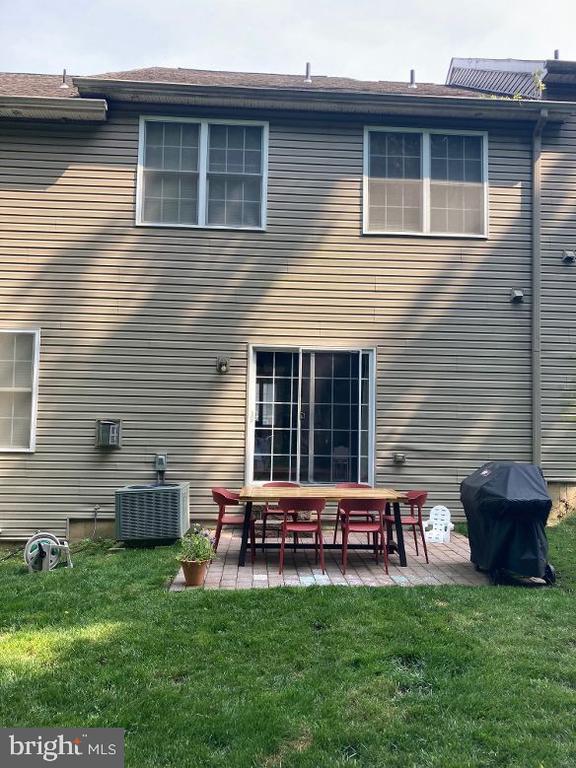 Building Photo - 103 Dobson Ct