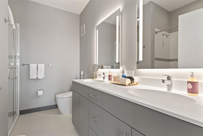 Building Photo - 1314 W Randolph St