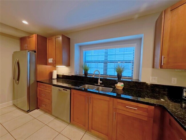 Building Photo - 14525 Damai Ln