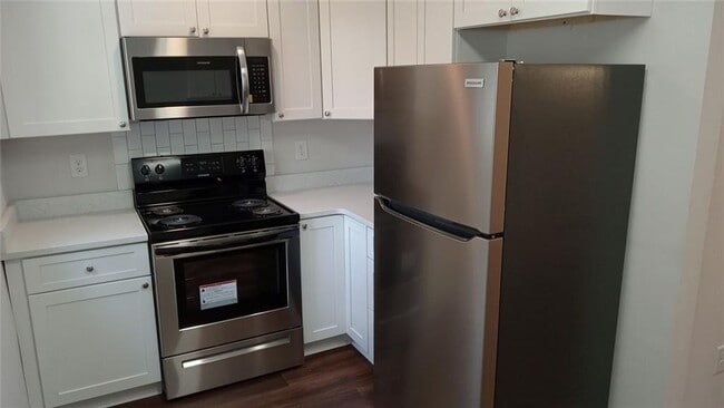 Building Photo - 2156 Park Terrace