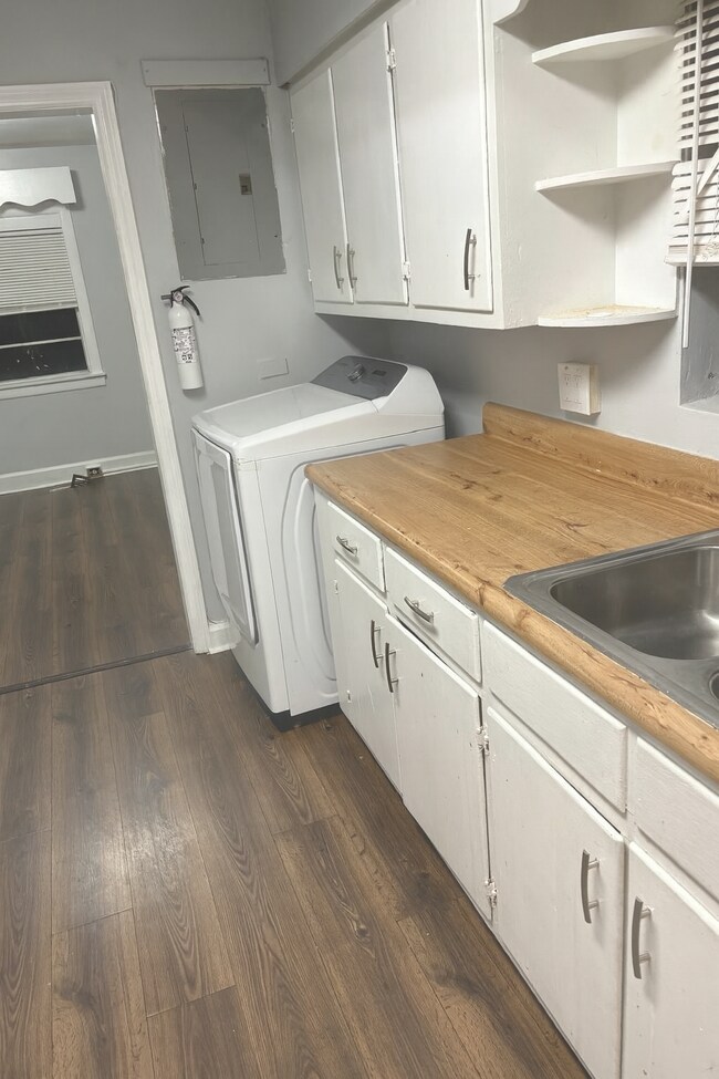 Building Photo - 290 Clisby Pl