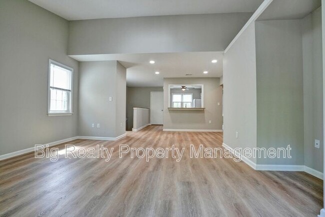 Building Photo - 1732 Rosewood Ct