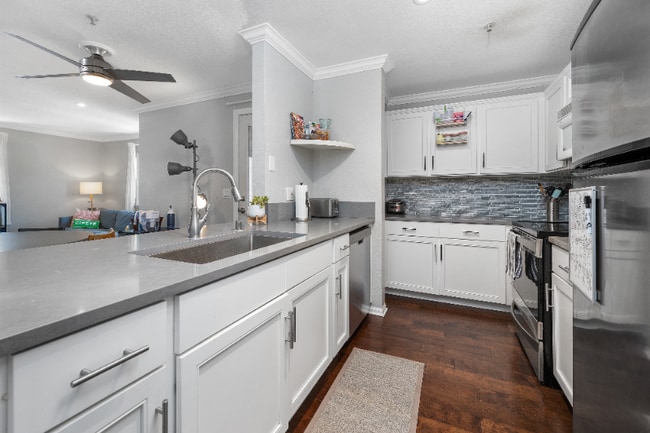Building Photo - 3550 Lebon Dr