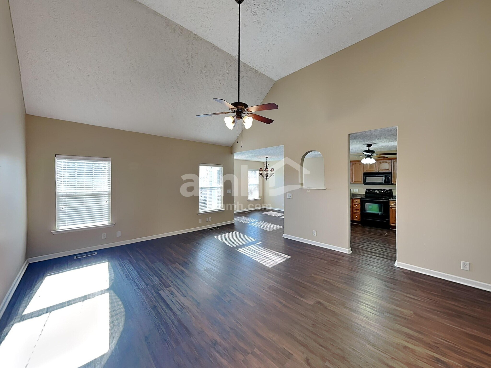 Building Photo - 1642 Zurich Dr