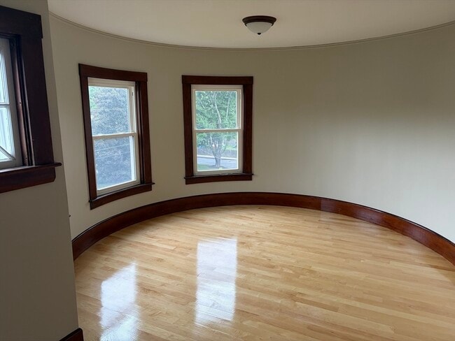 Building Photo - 48 Seaver St