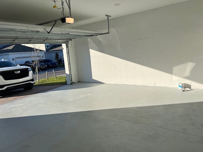 Building Photo - Newly built 3 Bedroom Home in Beautiful St. Cloud - 5 min from Isles of Lake Nova