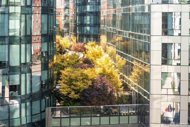 Building Photo - 333 Main St