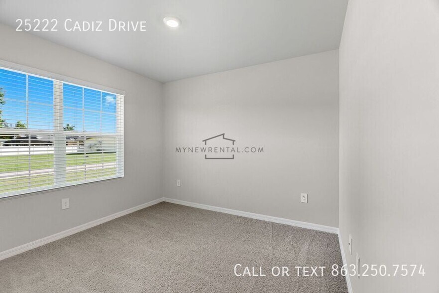 Building Photo - 25222 Cadiz Dr