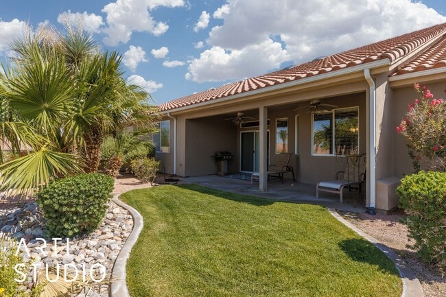 Building Photo - Welcome to your dream home located in the ...