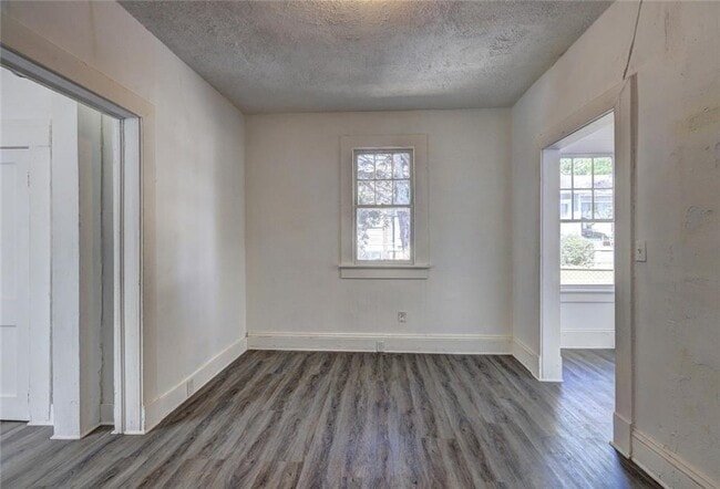 Building Photo - 1045 Crescent Ave