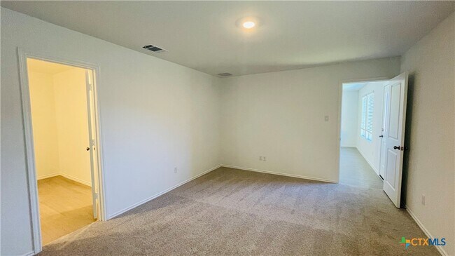 Building Photo - 1122 Campbellton Dr