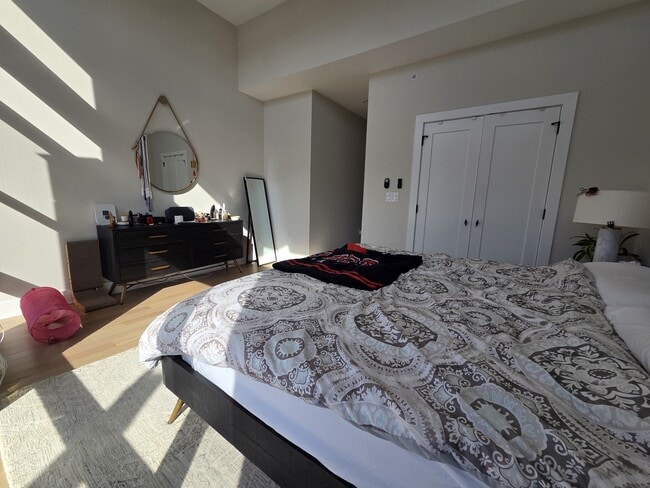 Building Photo - 1227 N Leithgow St