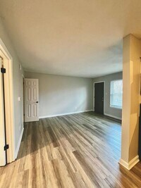 Building Photo - Live Where Memphis Comes Alive – 2BR Apartment Near U of M